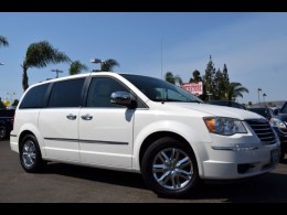 BUY CHRYSLER TOWN & COUNTRY 2008 LIMITED, Sunset Motors