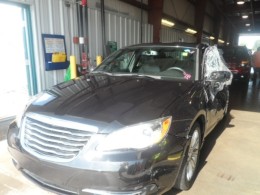 BUY CHRYSLER 200 2011 LIMITED, Sunset Motors